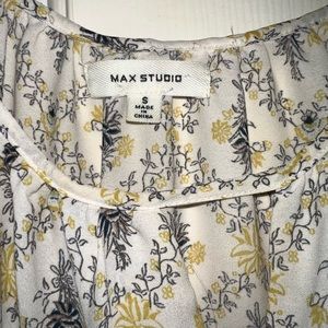 Floral top/ blouse☘️🌾🌿